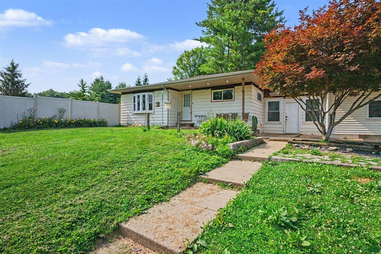 59293 Roberts Road Property Photo 1