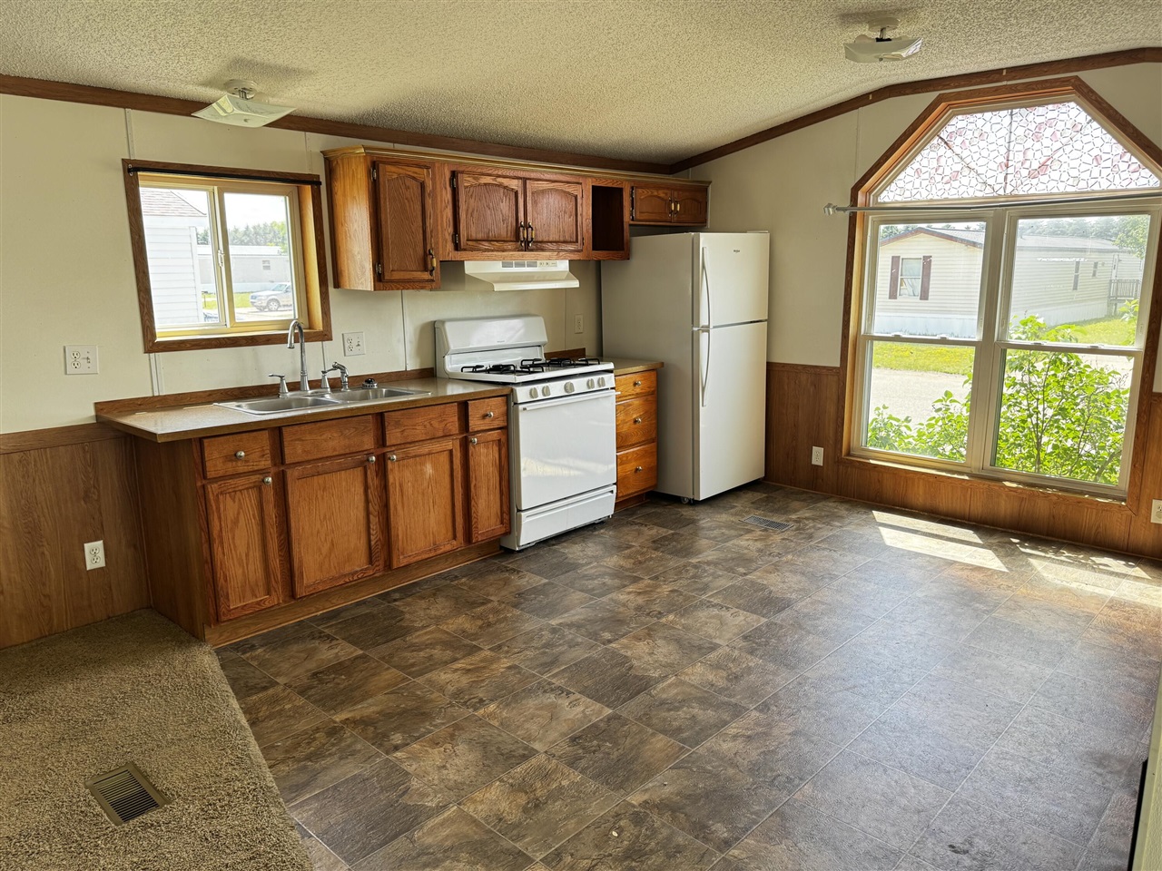 18376 Saint Joseph Avenue Property Photo 2