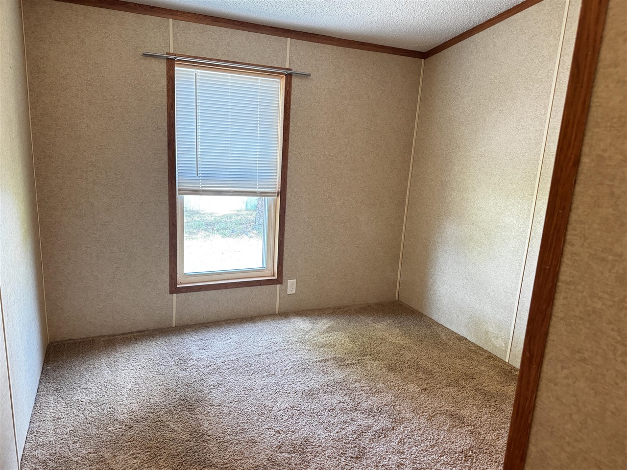 18376 Saint Joseph Avenue Property Photo 8