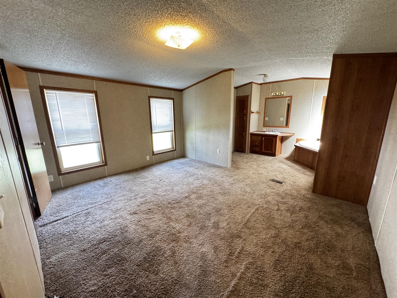 18376 Saint Joseph Avenue Property Photo 9