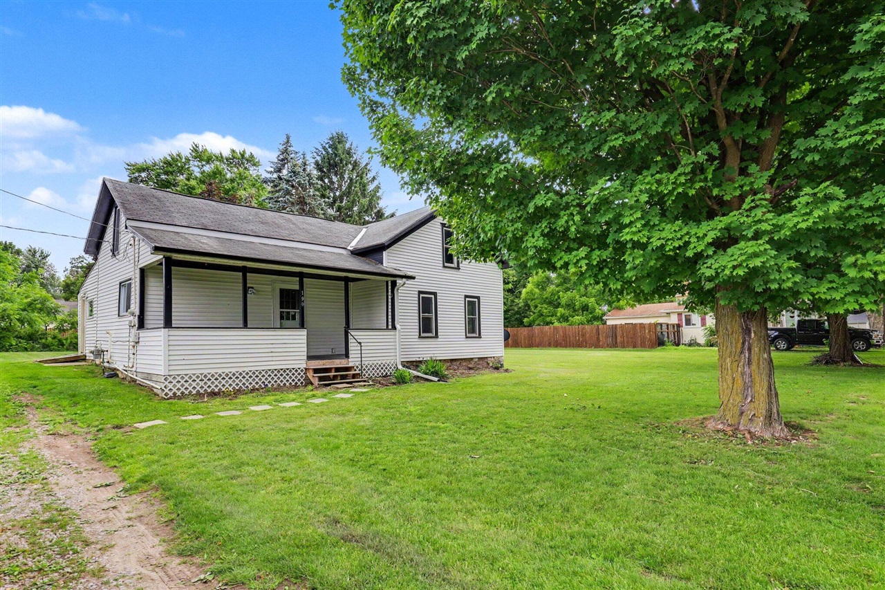 190 E Cross Street Property Photo 2