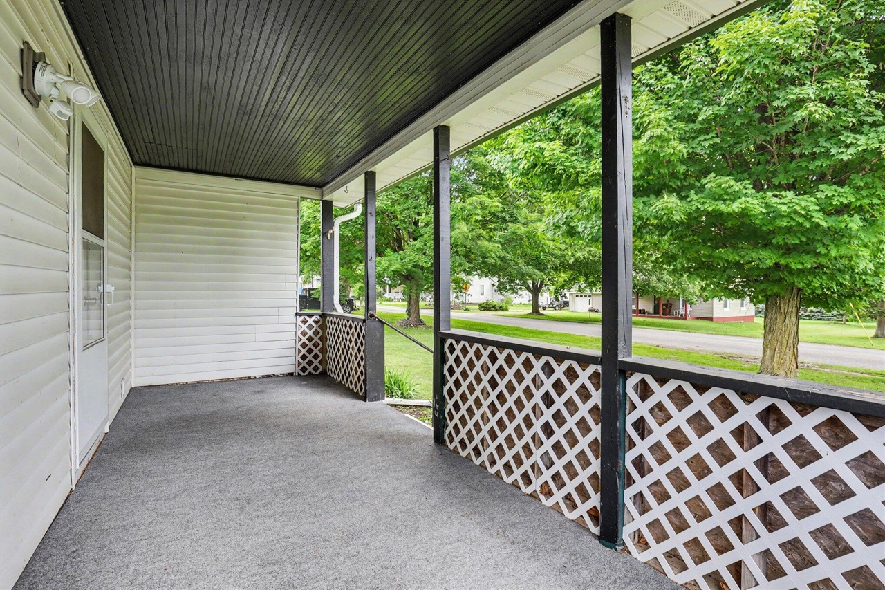 190 E Cross Street Property Photo 5