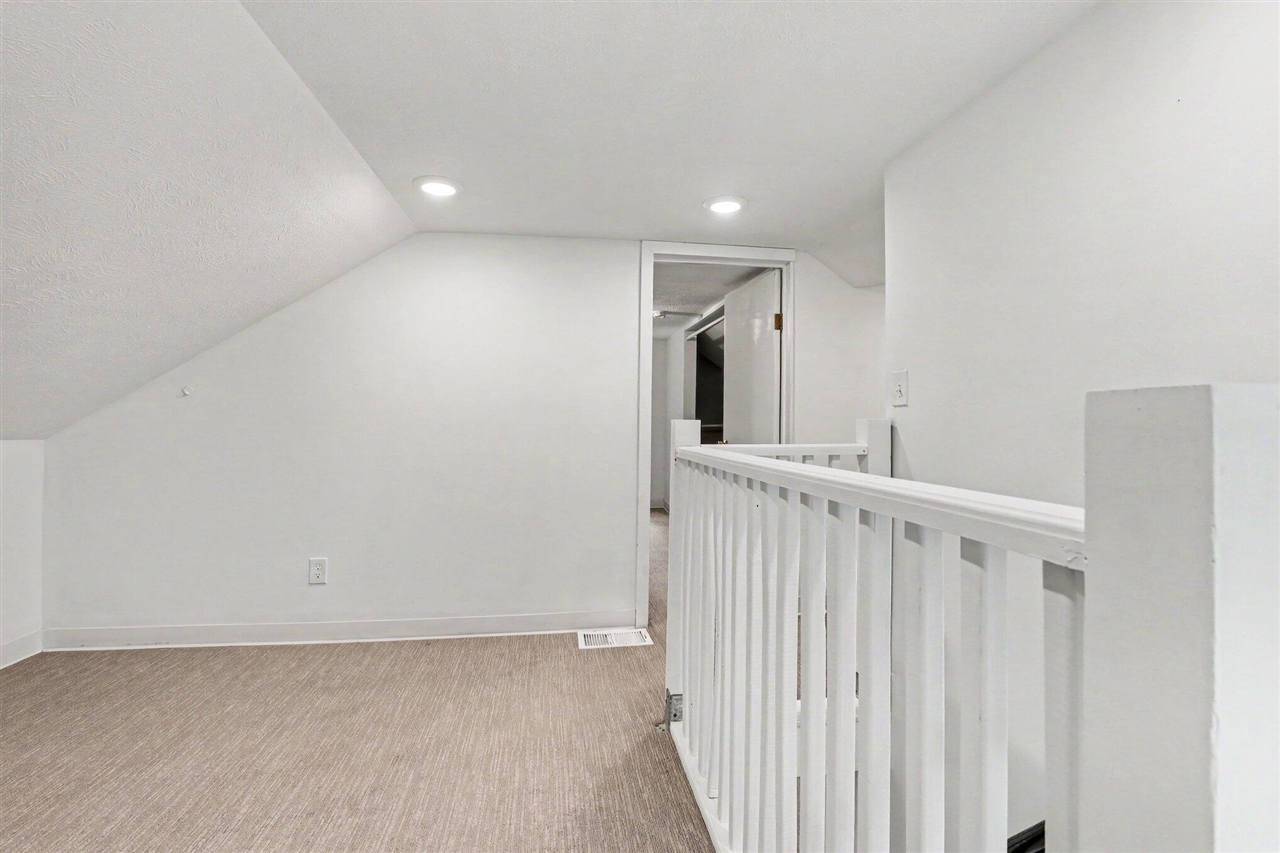 190 E Cross Street Property Photo 23