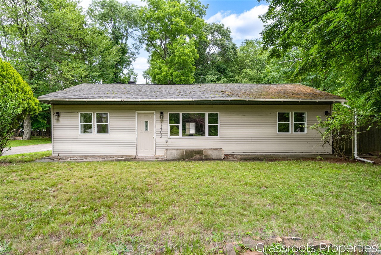 1403 S Mears Avenue Property Photo 1