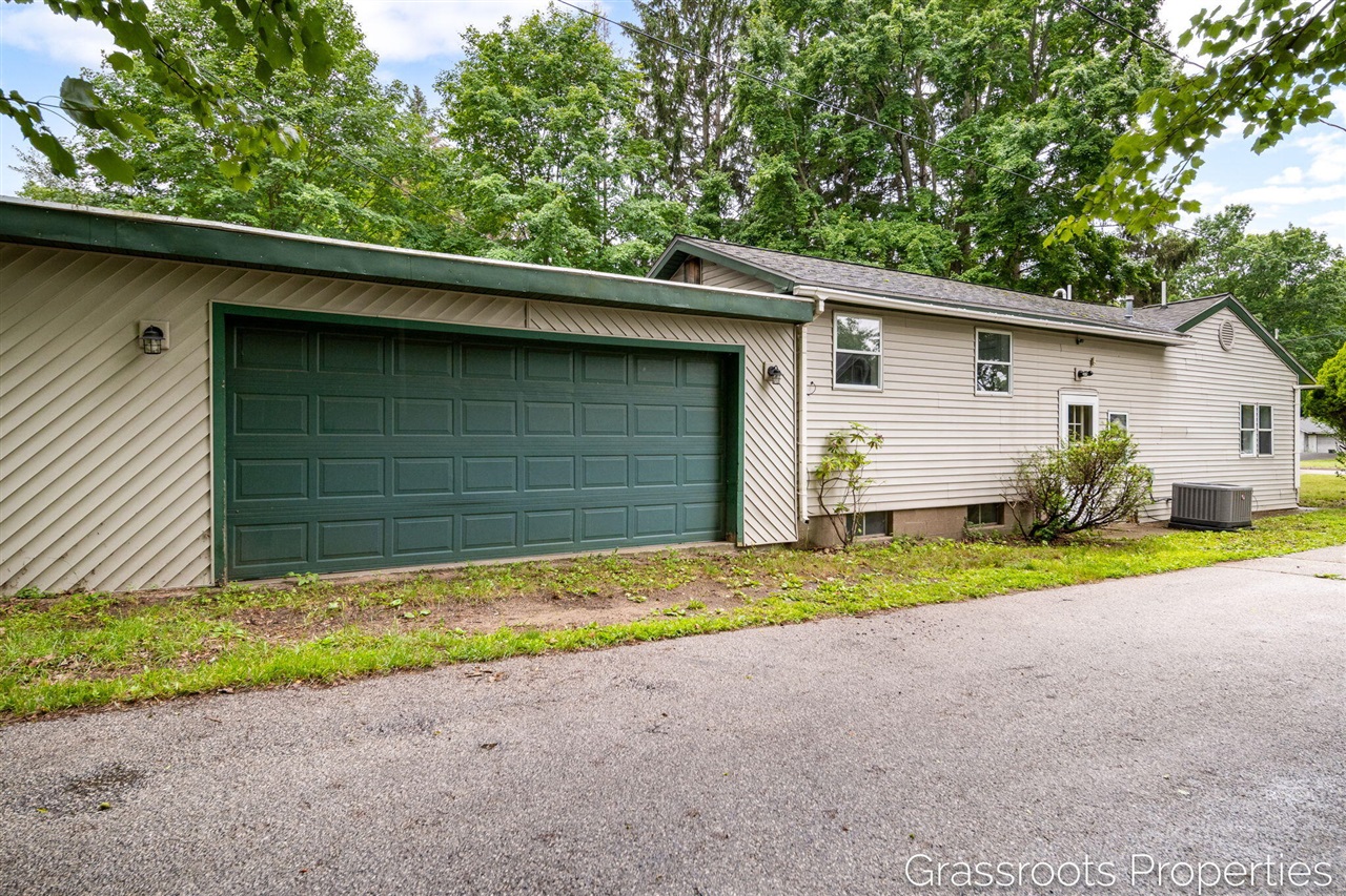 1403 S Mears Avenue Property Photo 5
