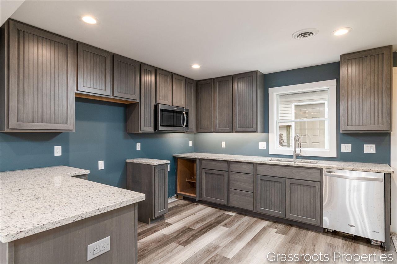 1403 S Mears Avenue Property Photo 6