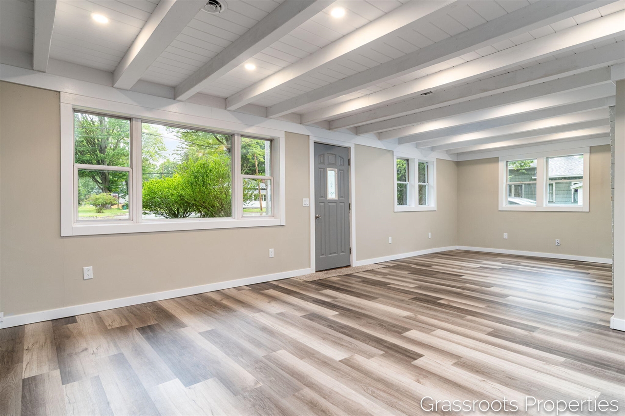 1403 S Mears Avenue Property Photo 8
