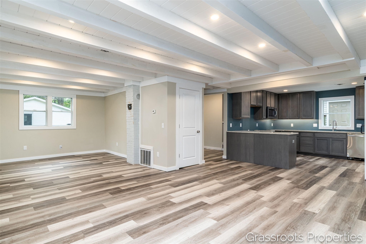 1403 S Mears Avenue Property Photo 10