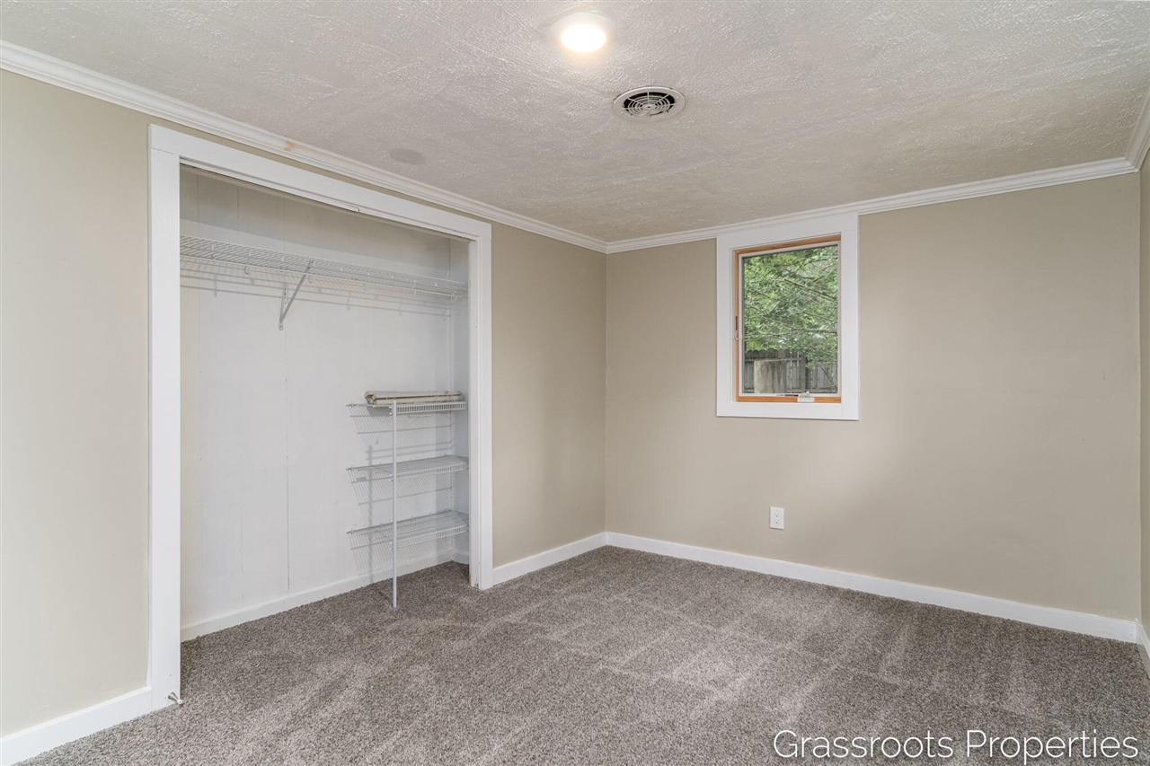 1403 S Mears Avenue Property Photo 17