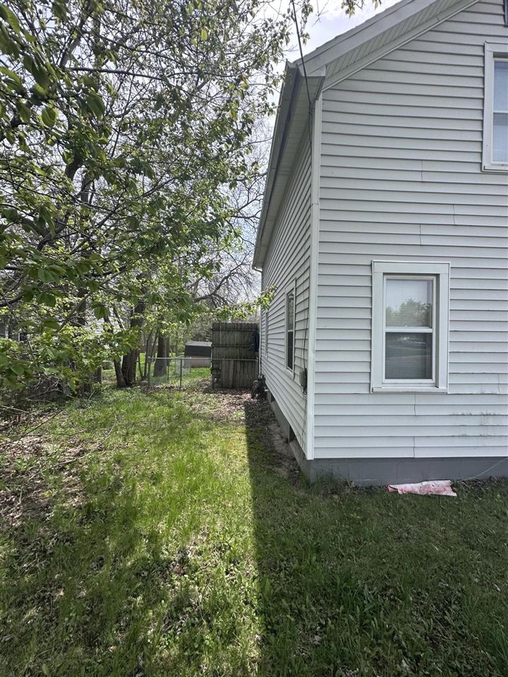 1002 E Oliver Street Property Photo 8