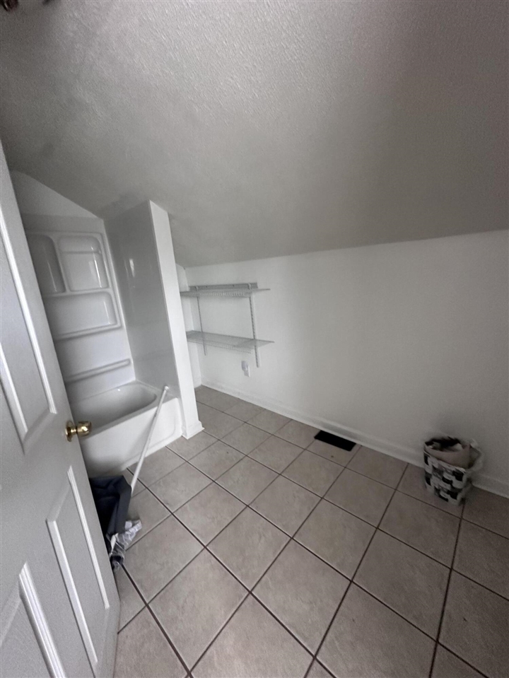 1002 E Oliver Street Property Photo 56