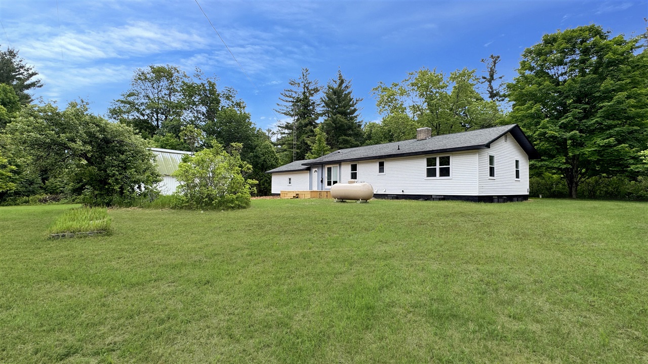 3403 E 34 Road Property Photo 5