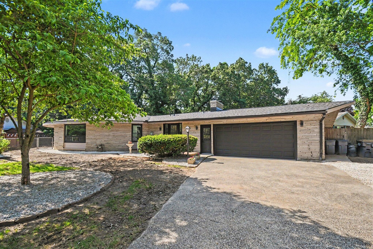 2631 Hillview Lane Property Photo 2