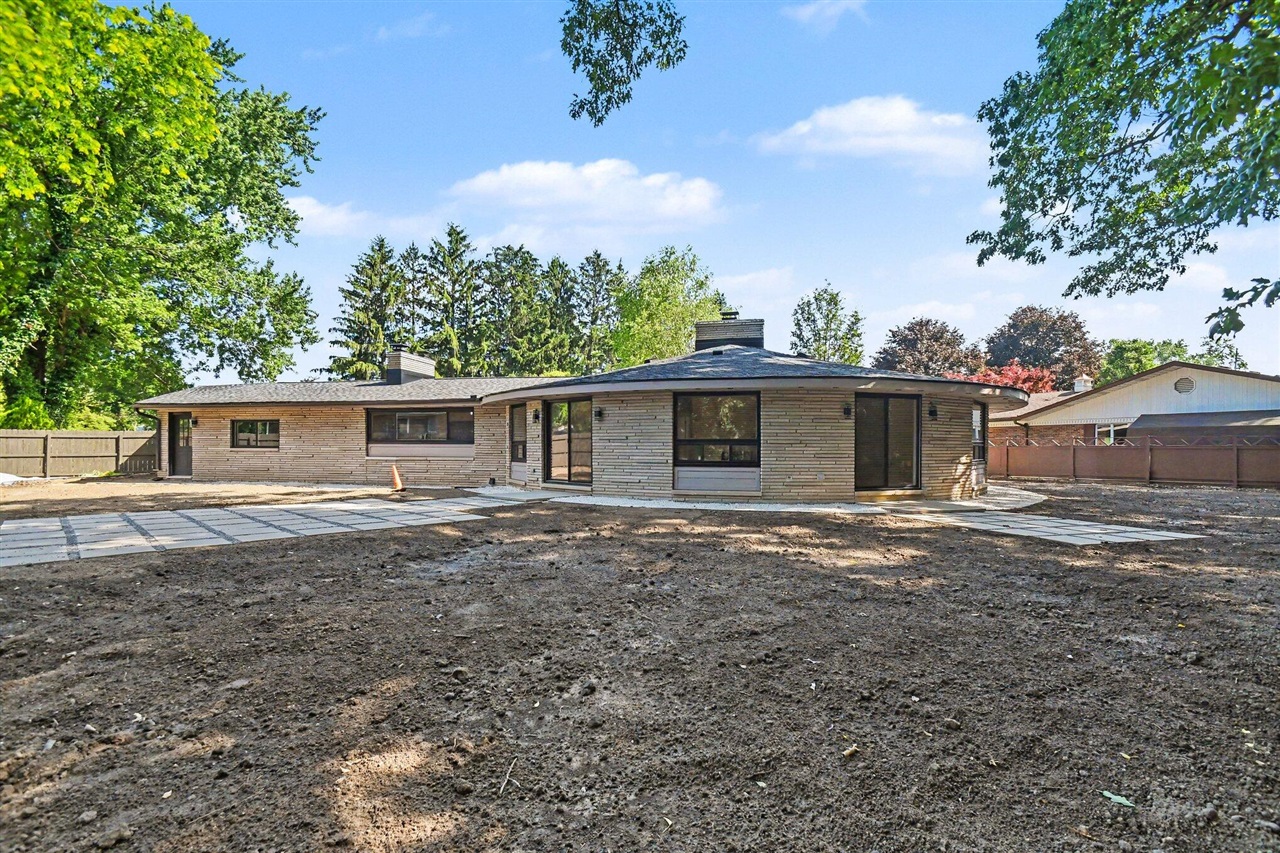 2631 Hillview Lane Property Photo 3