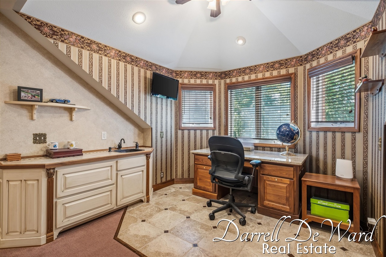 13850 Thompson Drive Property Photo 41