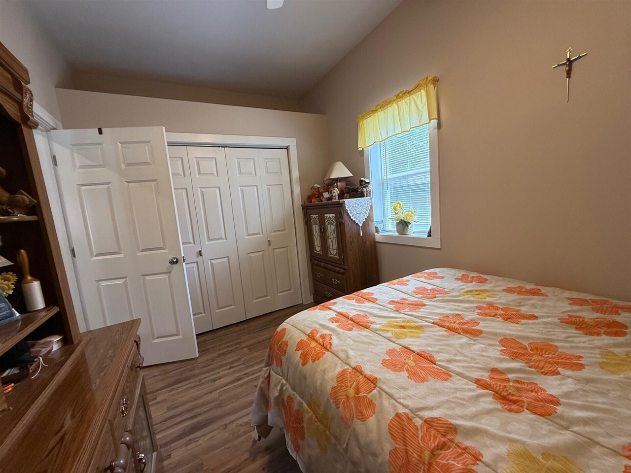 603 S George Street Property Photo 12