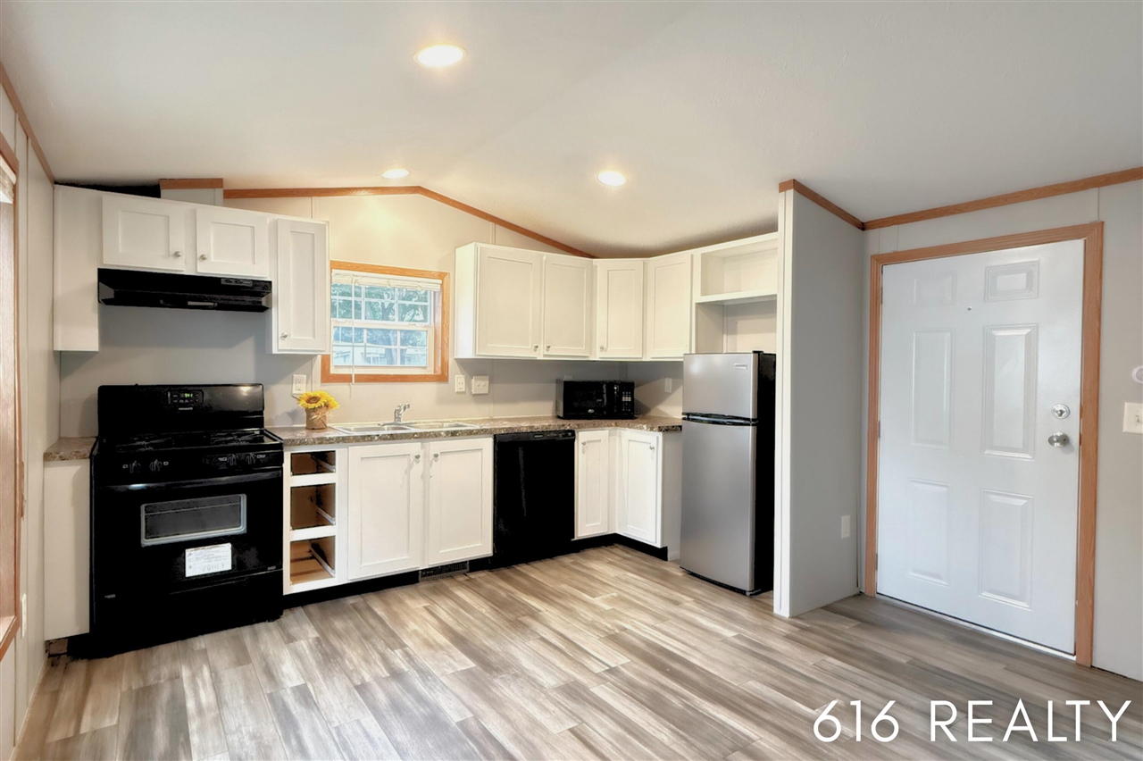 72 N Green Meadow Street Property Photo 2