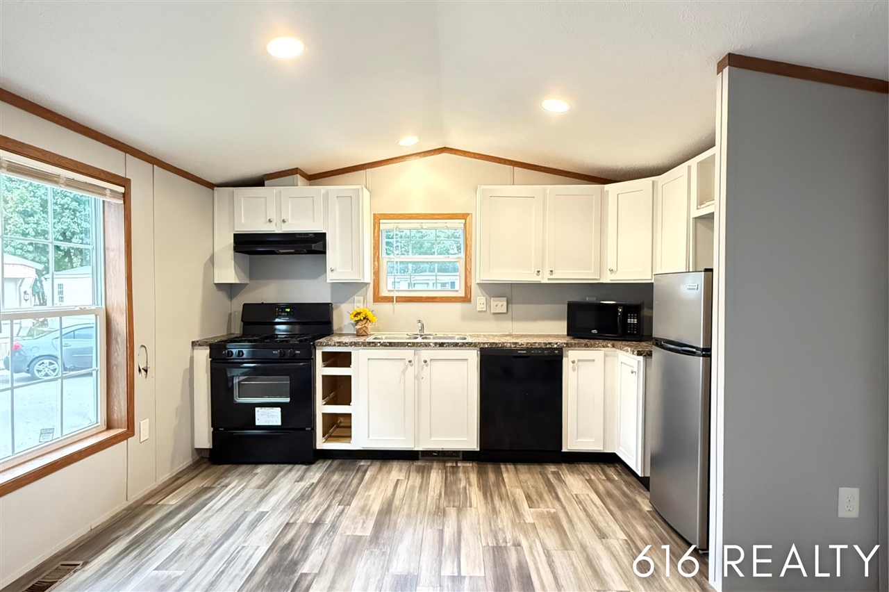 72 N Green Meadow Street Property Photo 3