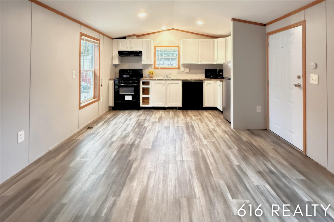 72 N Green Meadow Street Property Photo 4