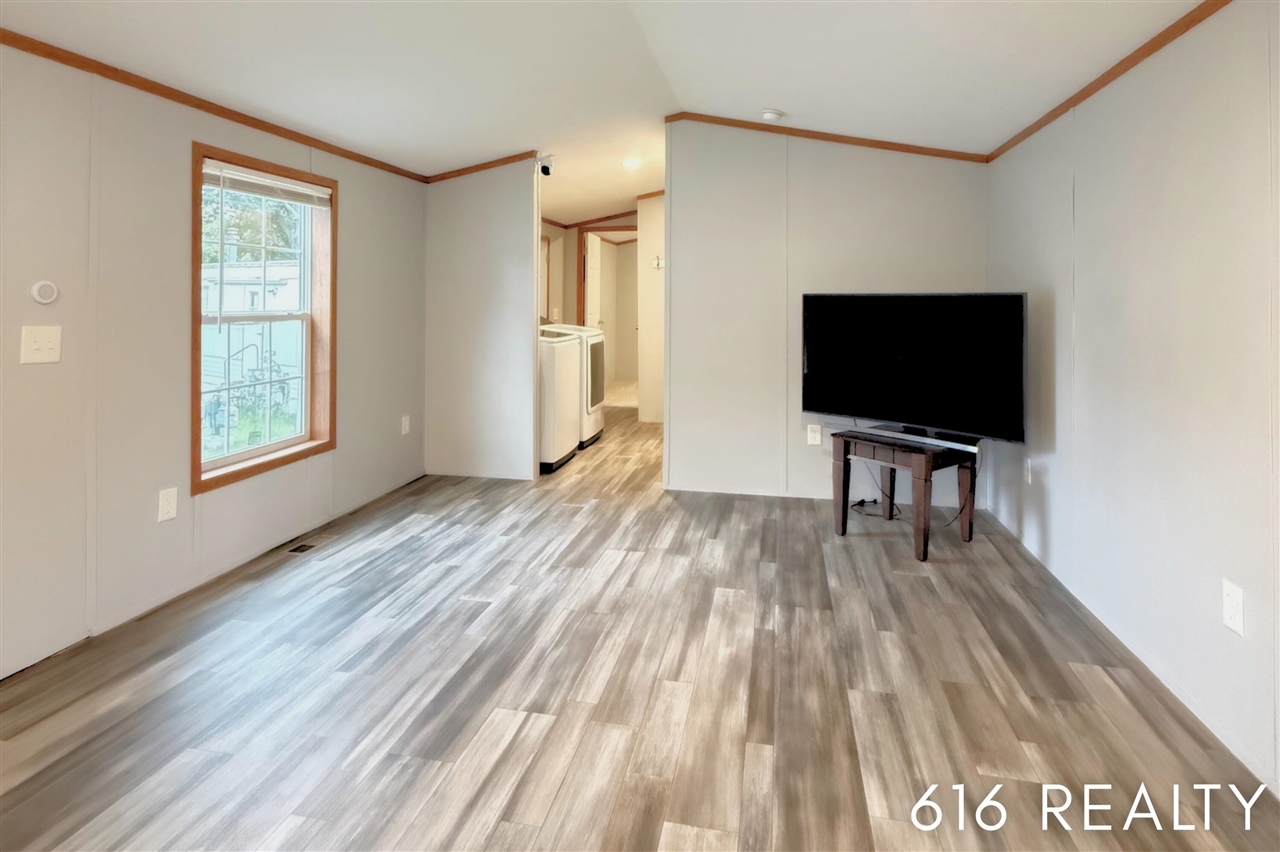 72 N Green Meadow Street Property Photo 6