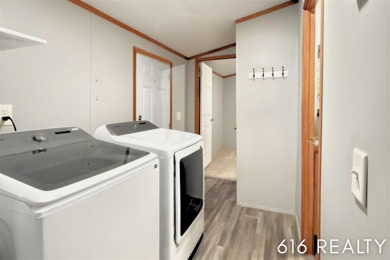 72 N Green Meadow Street Property Photo 7