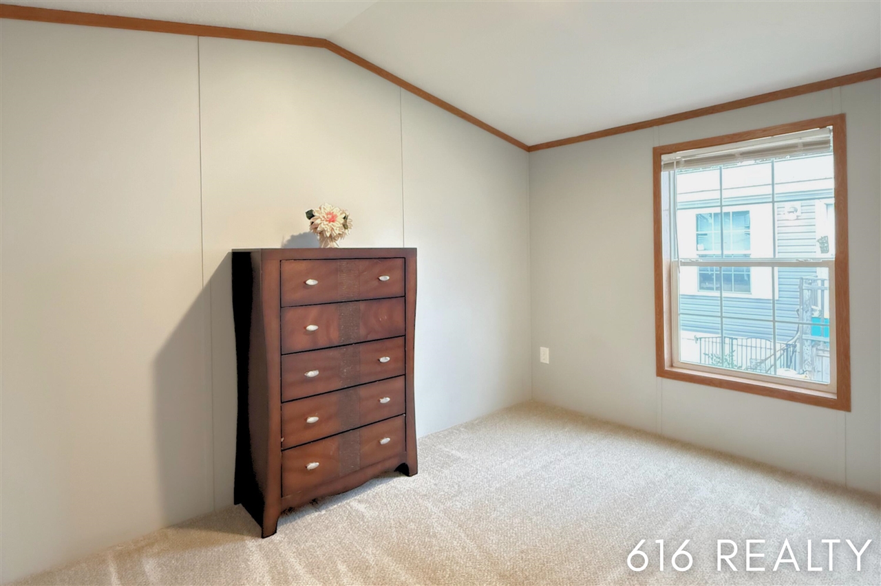 72 N Green Meadow Street Property Photo 9