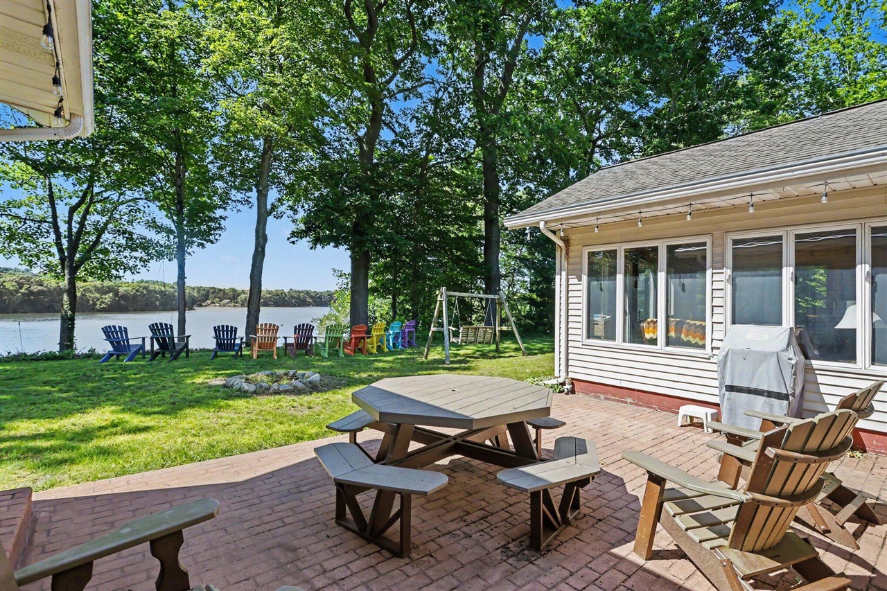 10492 Range Line Road Property Photo 6