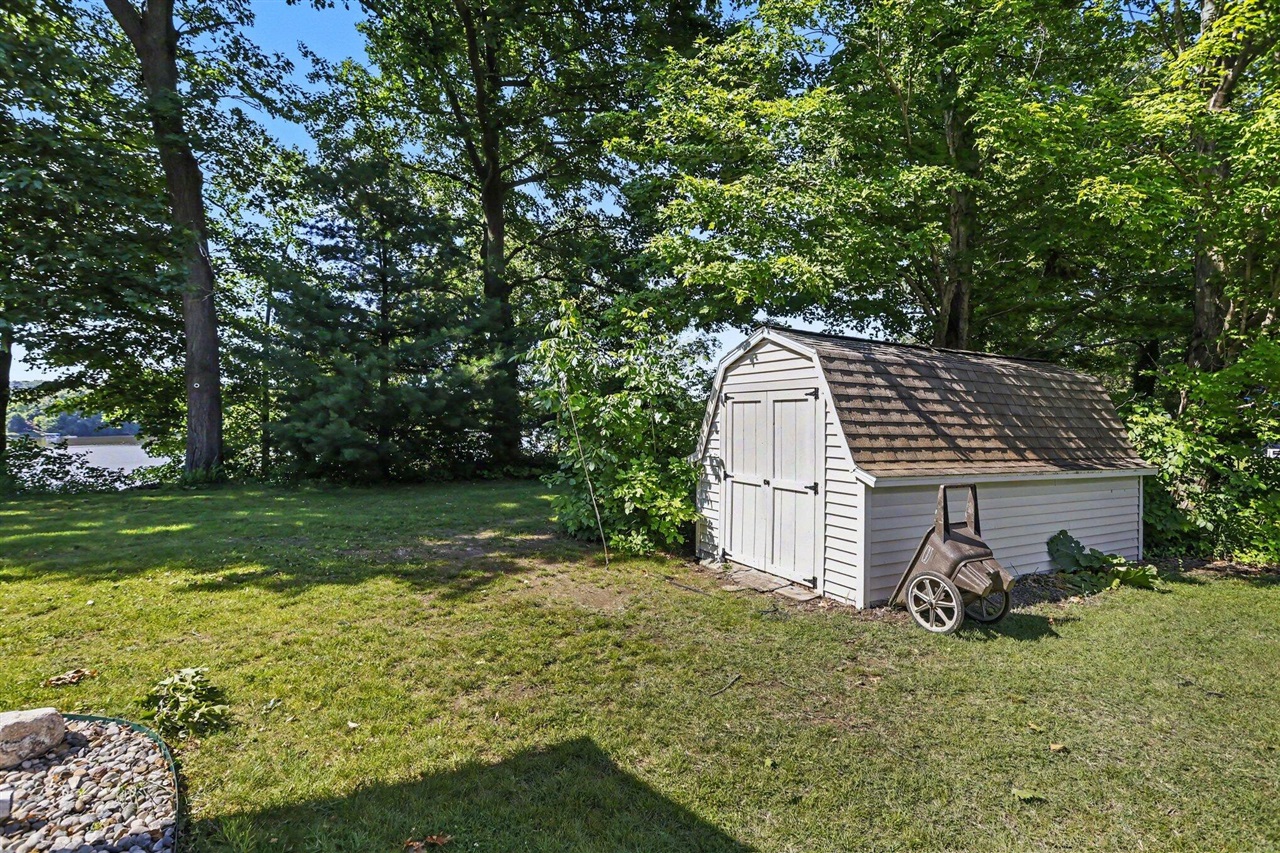 10492 Range Line Road Property Photo 31