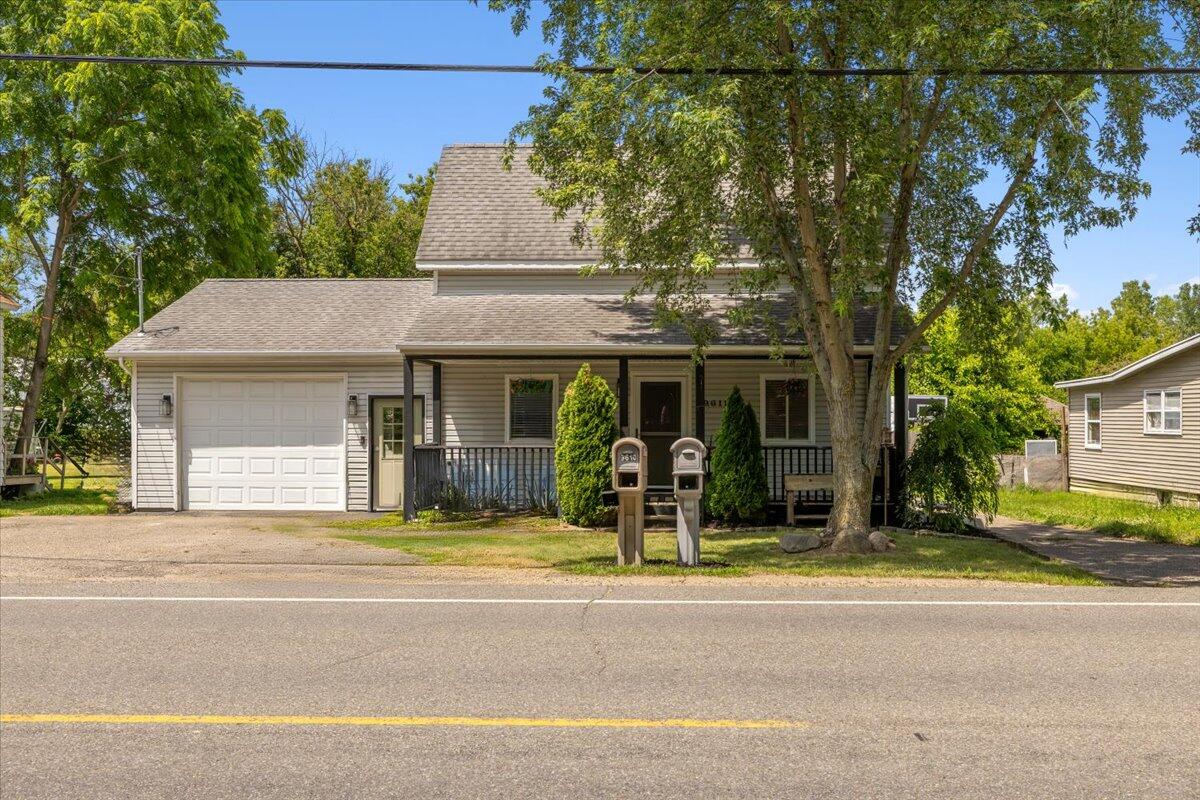9611 E Newburg Road Property Photo 1