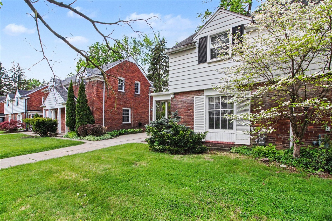 3851 Brewster Street Property Photo 1