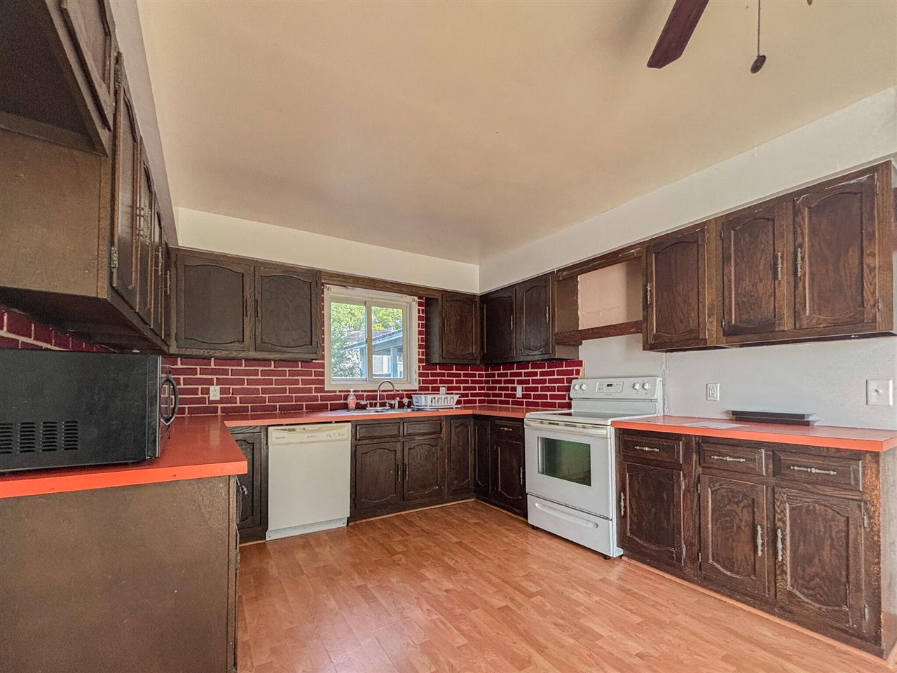 136 Sturgis Street Property Photo 8
