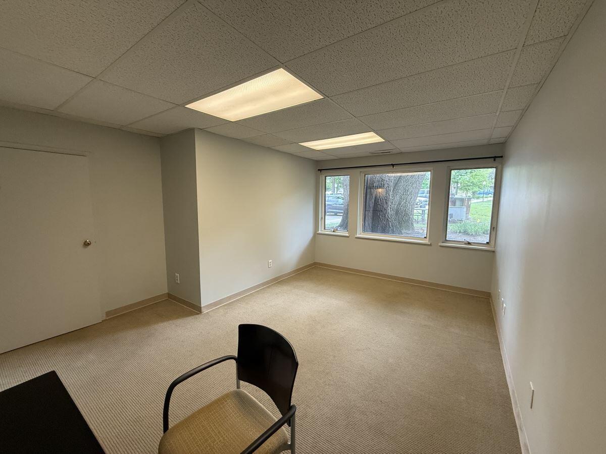5084 Lovers Lane Property Photo 3