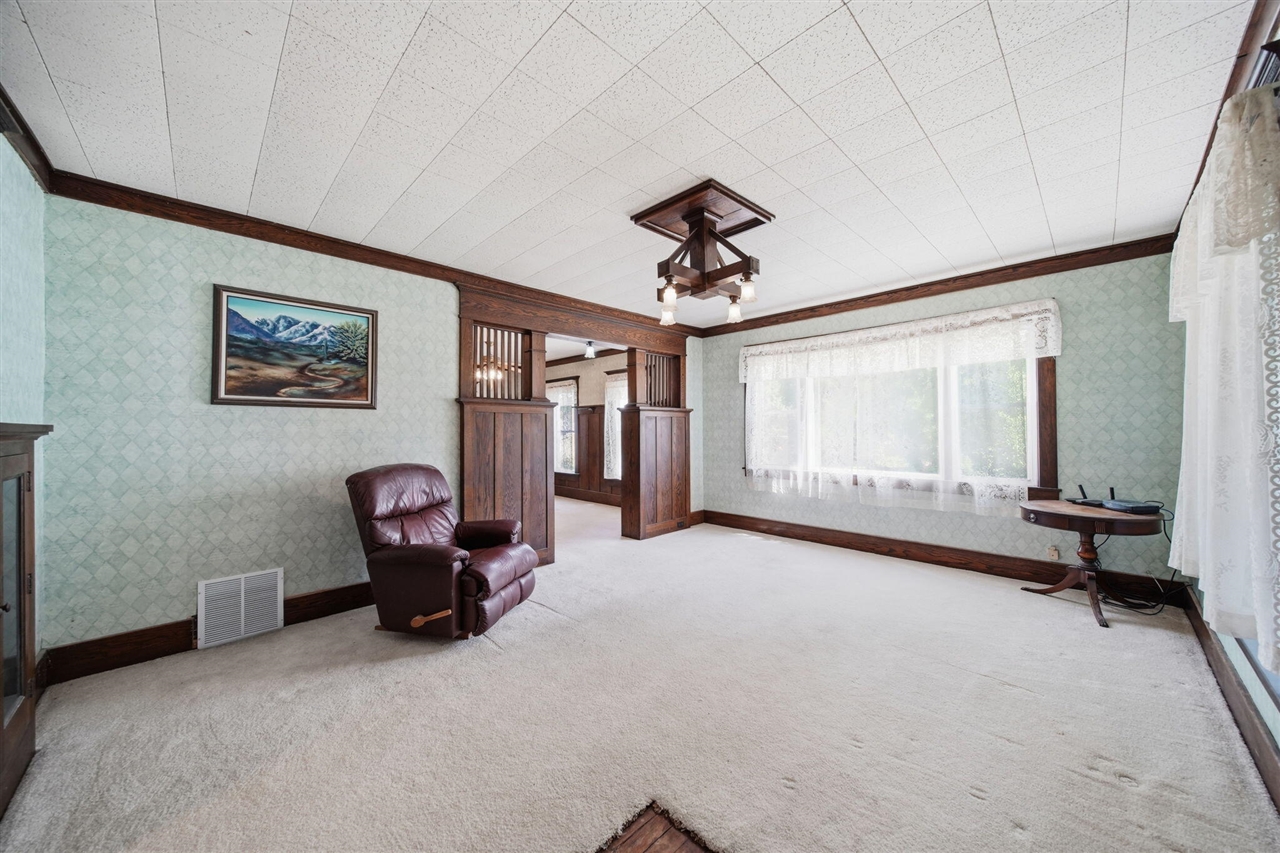 120 Clark Street Property Photo 6