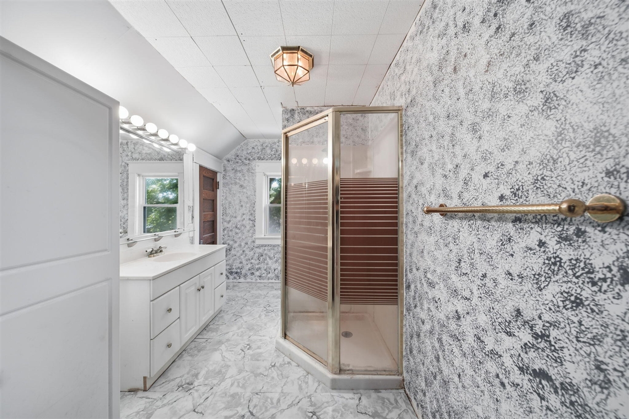 120 Clark Street Property Photo 25