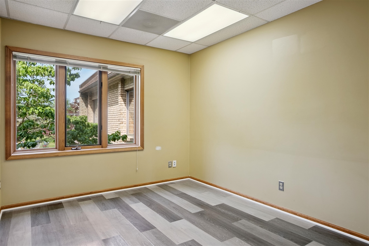 1181 N Milford Road Property Photo 18