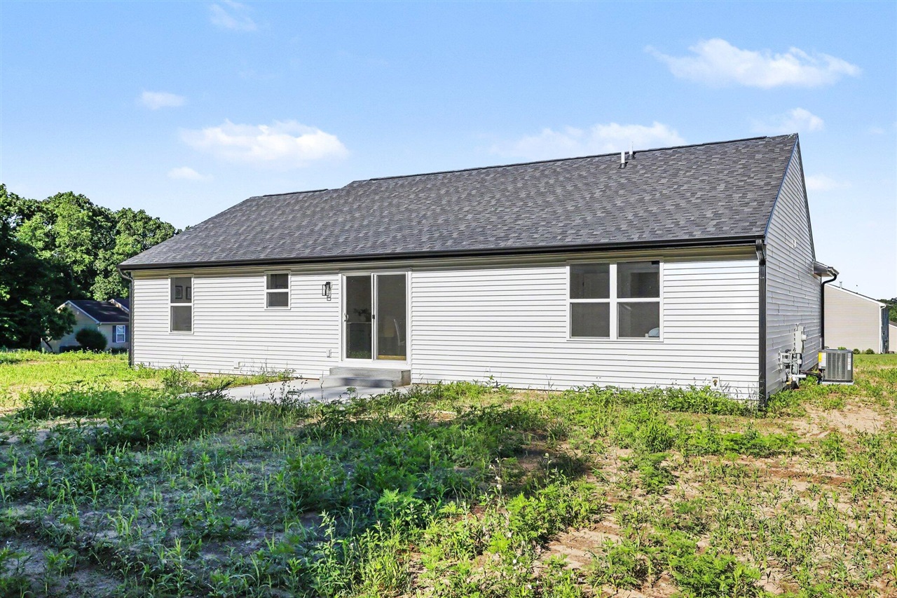 7642 Cinnamon Woods Trail Property Photo 3