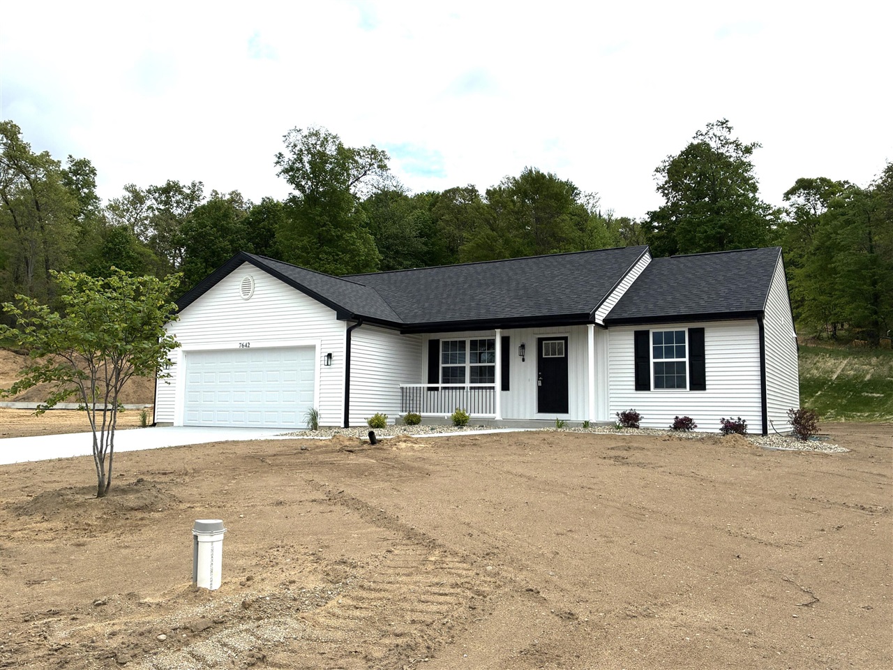 7642 Cinnamon Woods Trail Property Photo 6