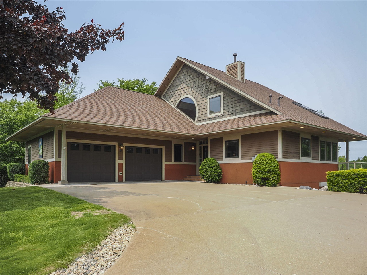 200 National Drive Property Photo 1