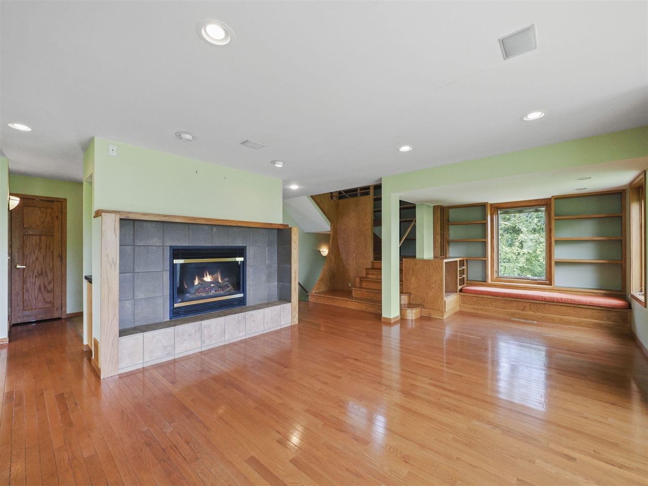 200 National Drive Property Photo 8