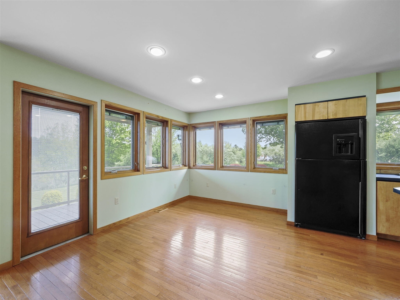 200 National Drive Property Photo 12