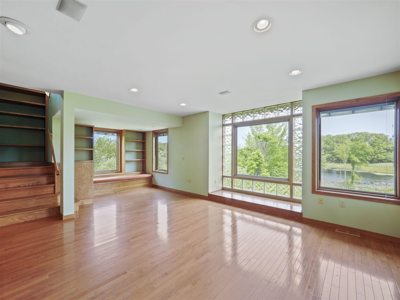 200 National Drive Property Photo 13