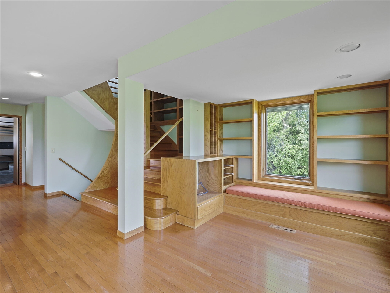 200 National Drive Property Photo 17