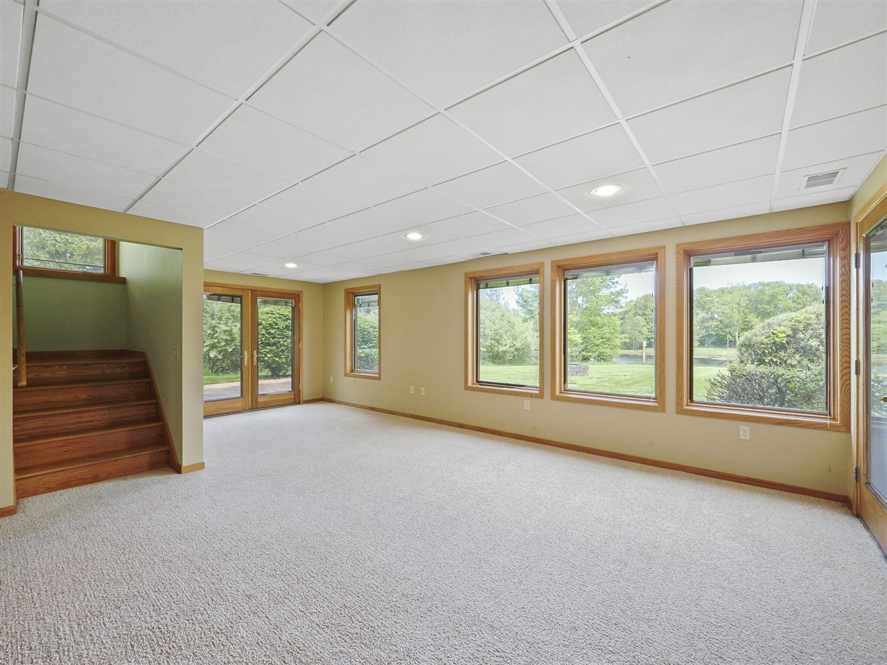 200 National Drive Property Photo 18