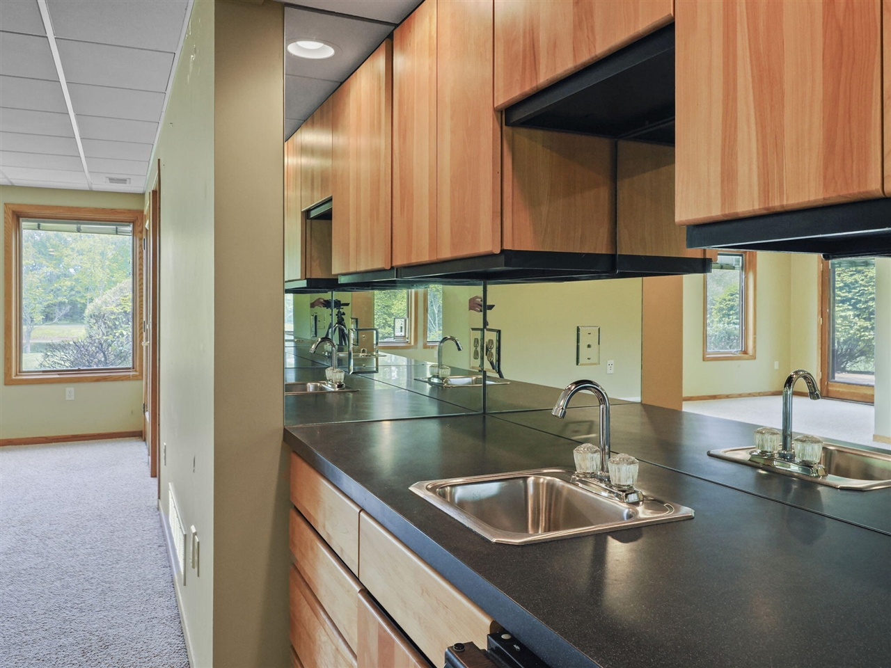 200 National Drive Property Photo 19