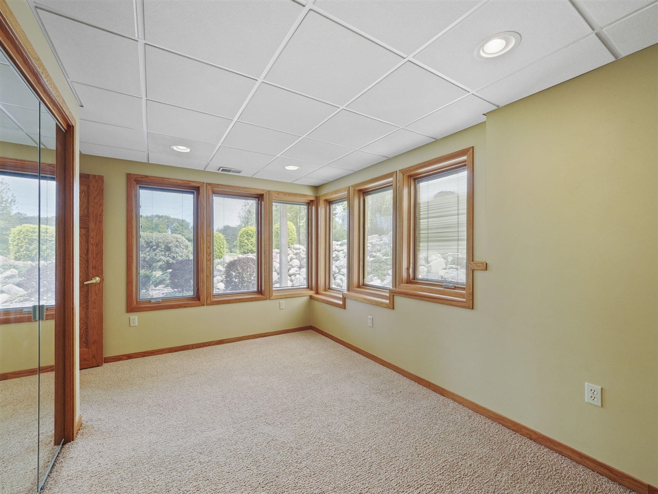 200 National Drive Property Photo 23