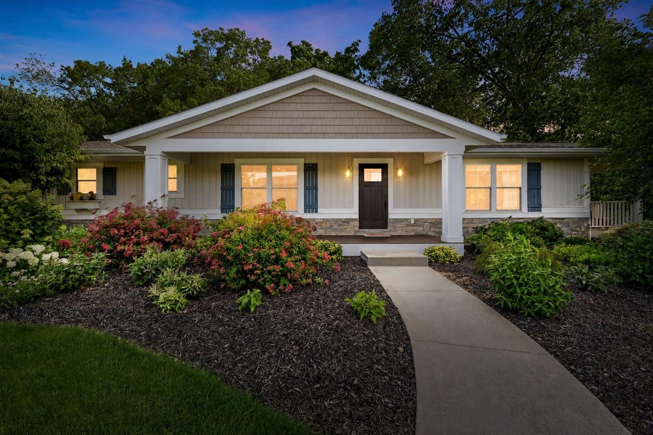 648 Francis Street Property Photo 1