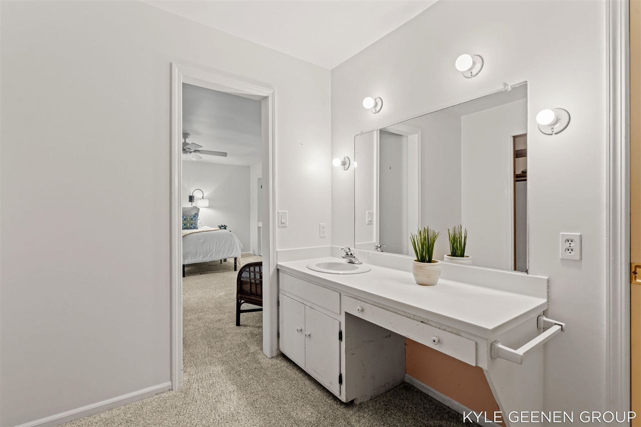 4719 Foxhill Lane Property Photo 32
