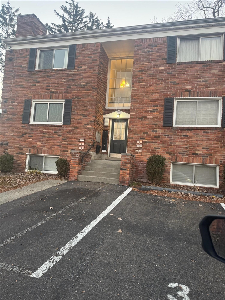 31831 Grand River Avenue Property Photo 1