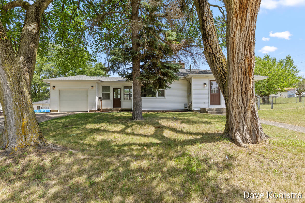 2530 De Hoop Avenue Property Photo 1