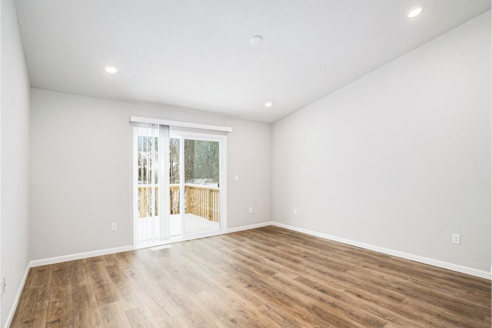 367 N Sherman Street Property Photo 3